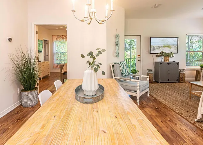 4014 Family Friendly 2 Pools Duplex